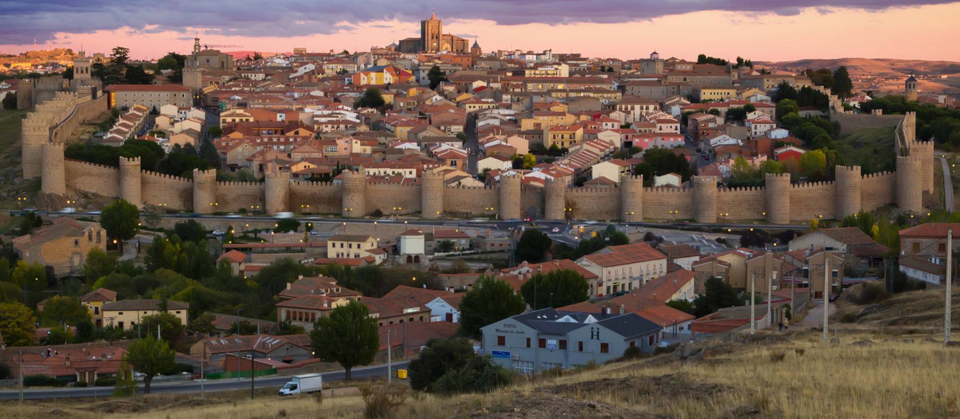 Spanien_Ávila_stadsmuren_panorama_shutterstock_713786323_1900x831